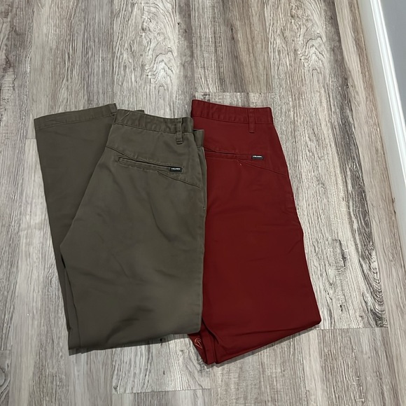 Volcom women’s  Dark Olive and burgundy Chinos - Picture 1 of 6